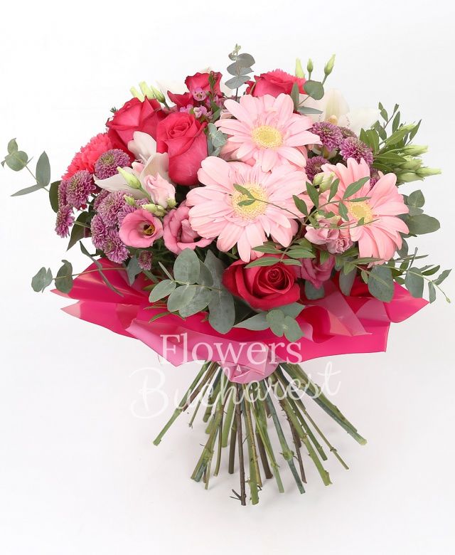 4 trandafiri cyclam, 4 gerbera roz, 4 santini roz, 2 lisianthus roz, 2 garoafe cyclam, cymbidium alb, eucalypt