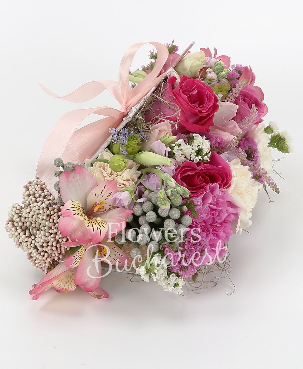 3 cyclam roses, 5 carnations, 3 cyclam carnations, 2 pink alstroemeria, 3 pink lisianthus, 3 brunia, 2 pink mathiolla, pink astilbe, rice flower, pink limonium