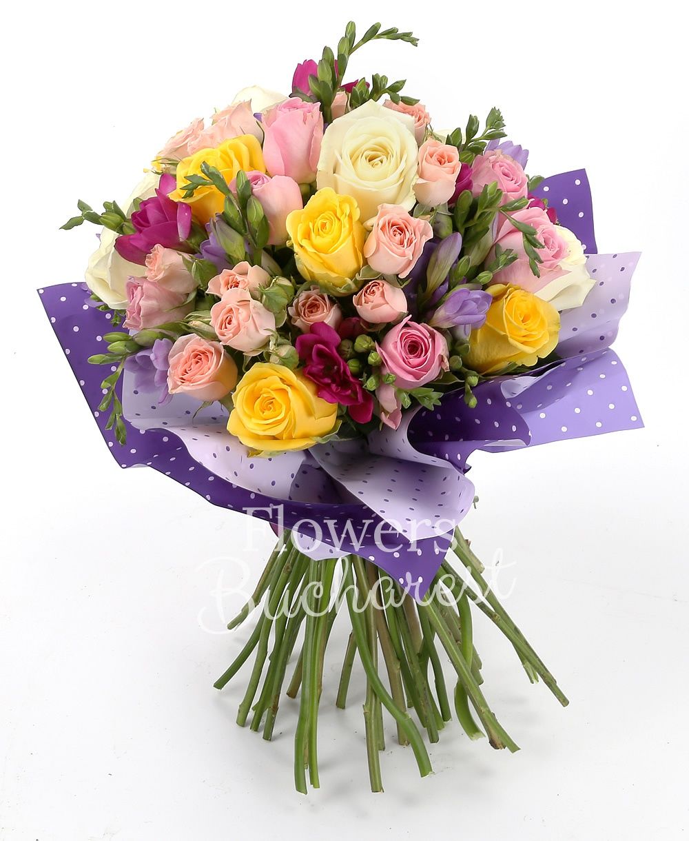 5 yellow roses, 4 white roses, 5 pink roses, 5 pink miniroses, 5 cyclam freesias, 5 mauve freesias