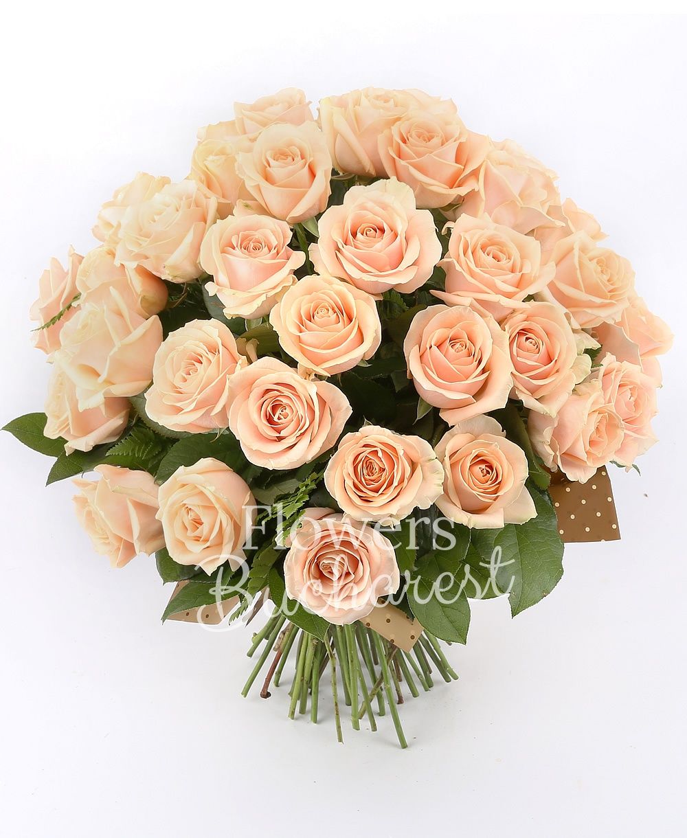 31 banana yellow roses, greenery