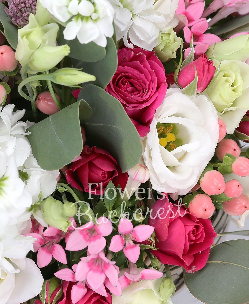 3 white mathiolla, 5 cyclam miniroses, 5 white lisianthus, 5 pink hypericum, 5 pink bouvardia, greenery