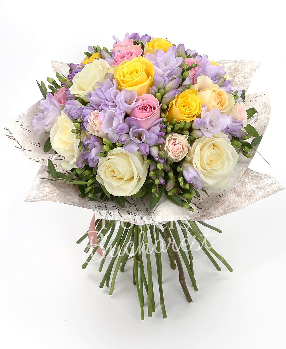 5 yellow roses, 5 white roses, 5 pink roses, 5 cream roses, 20 mauve freesias