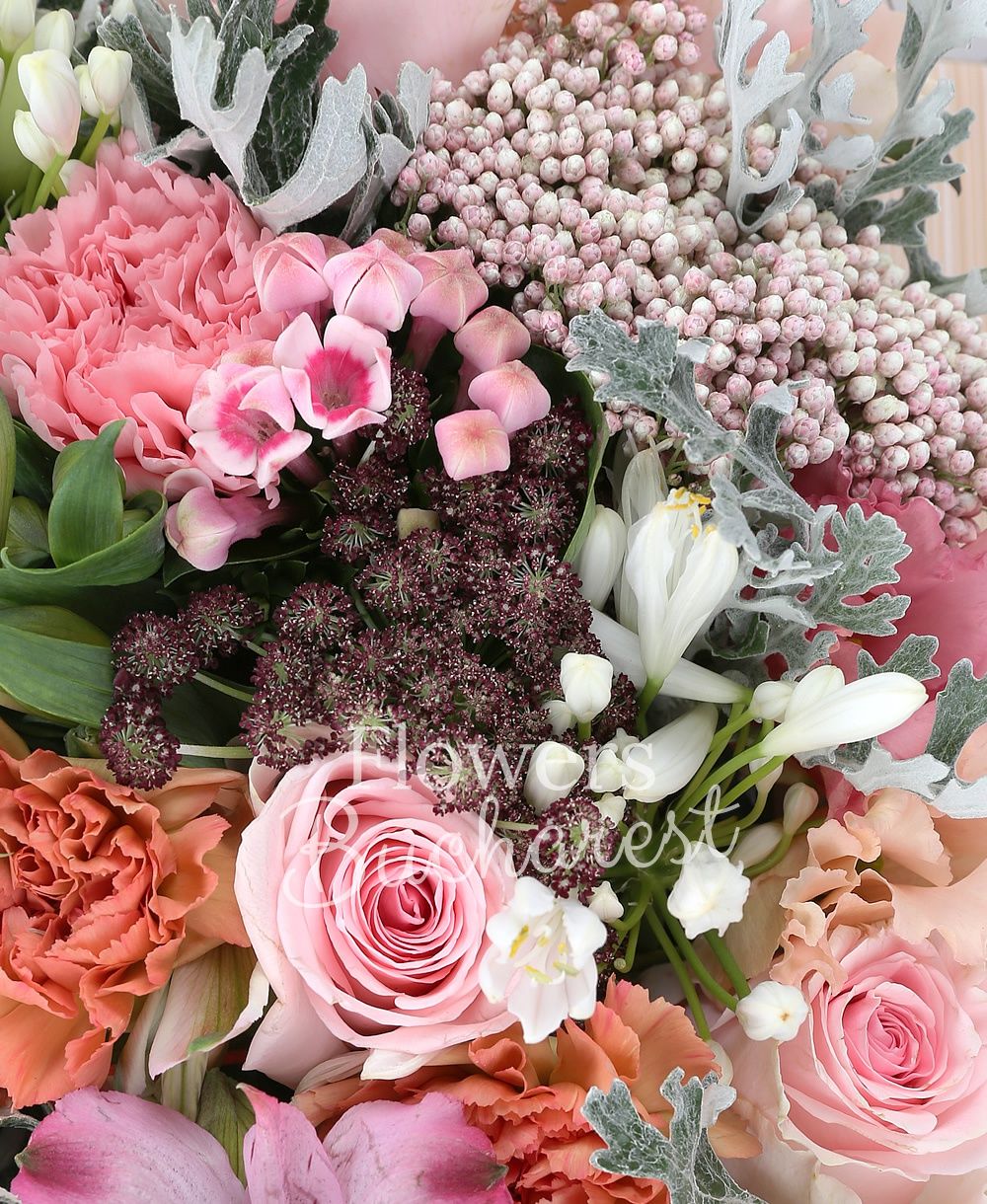 5 pink roses, 7 carnations, 5 alstroemeria, 2 stiky, 5 white agapanthus, 3 pink lisianthus, 5 bouvardia, greenery