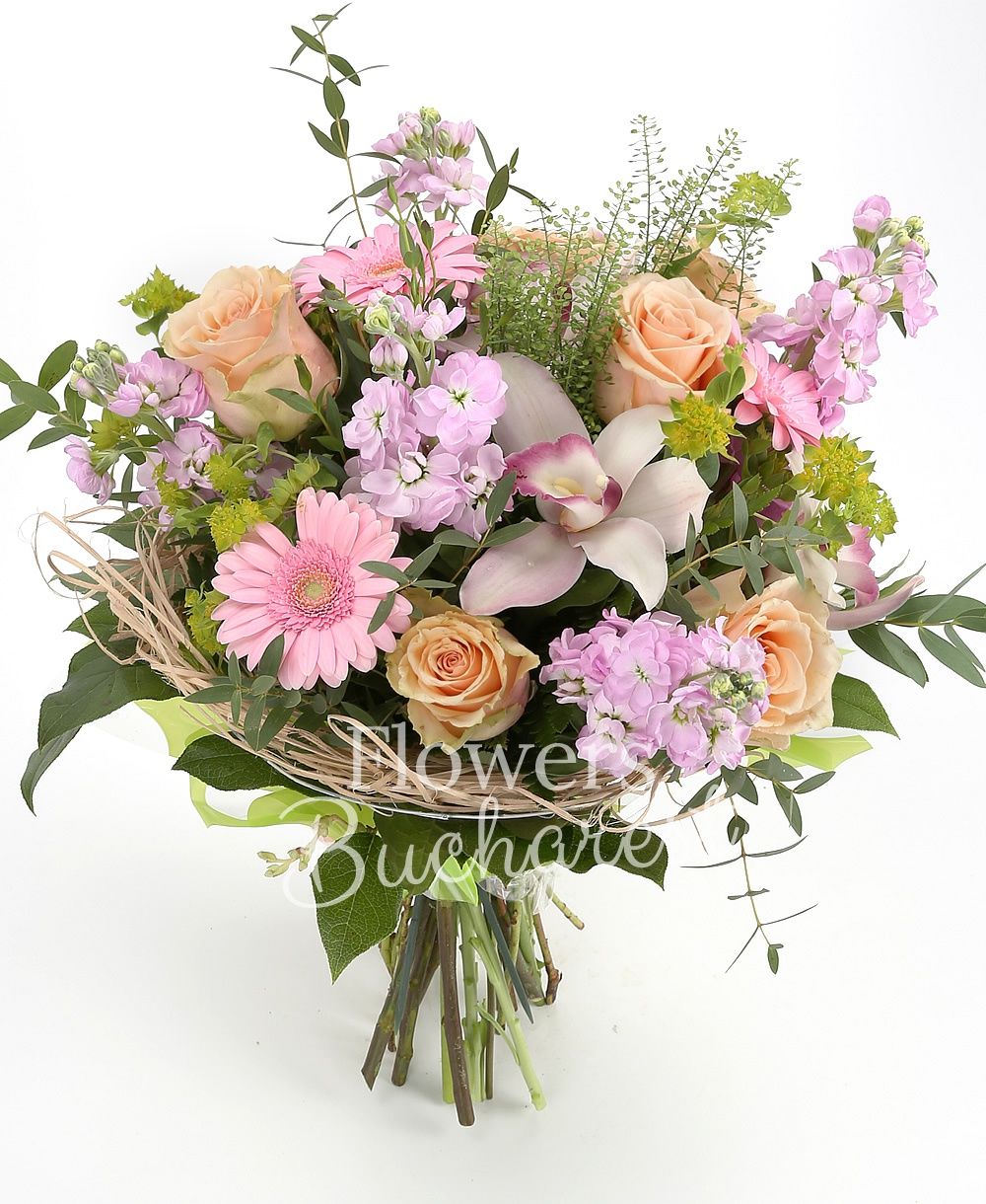 7 cream roses, 5 pink matthiola, 3 pink gerbera, white cymbidium, greenery