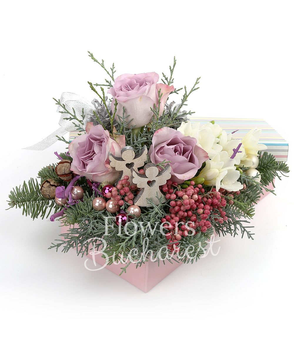 3 mauve roses, 10 white freesias, pepper, globes, greenery