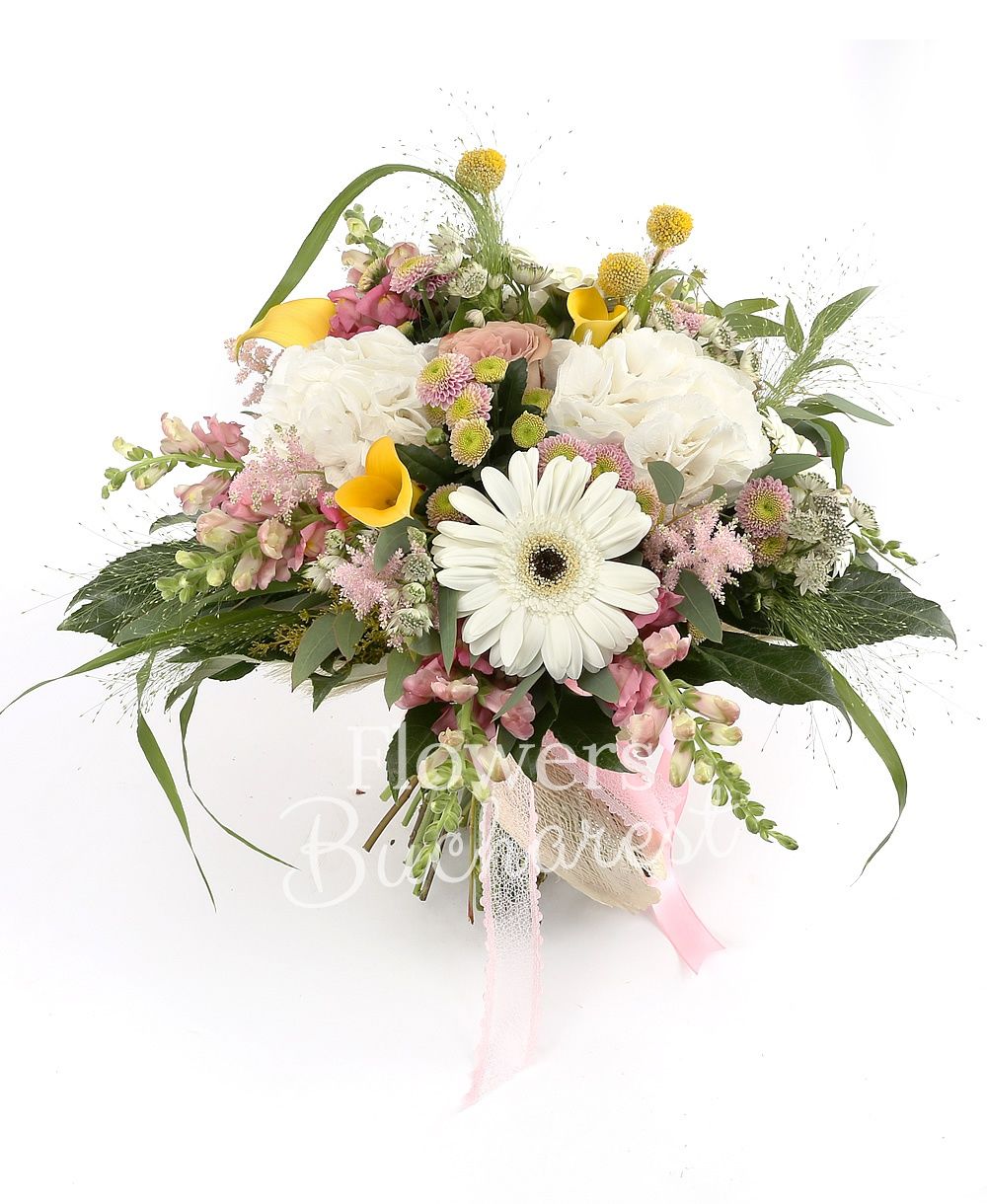 3 yellow cala, 2 hydrangeas, 3 white gerberas, 5 pink astilbe, 5 antirrhinum, 5 pink santini, 5 cappuccino roses, 10 astranția, greenery