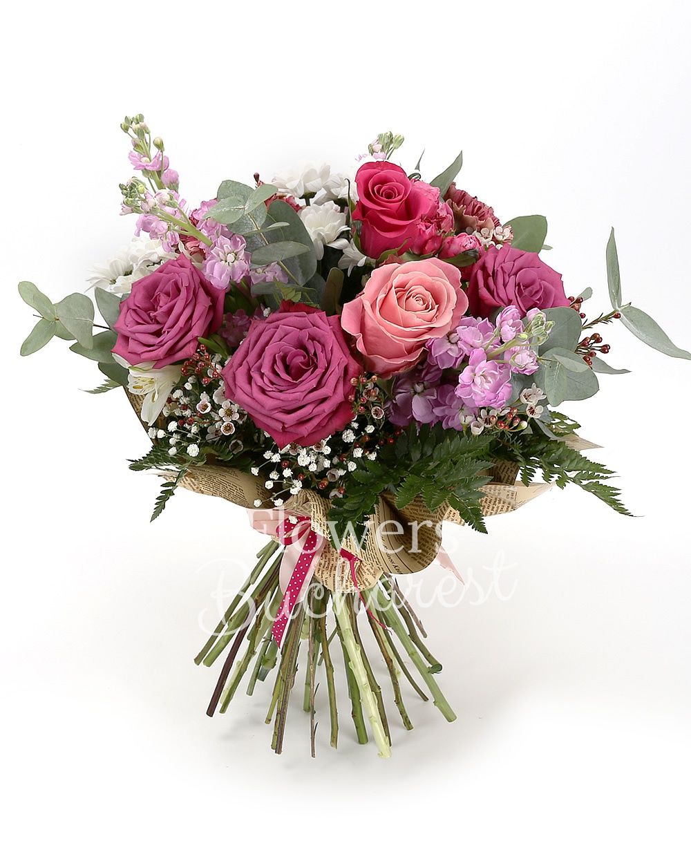 4 cyclam roses, 1 pink rose, 1 white chrysanthemum, 3 garnet carnations, 4 mauve matthiola, 1 cyclam minirose, 1 white alstroemeria, greenery