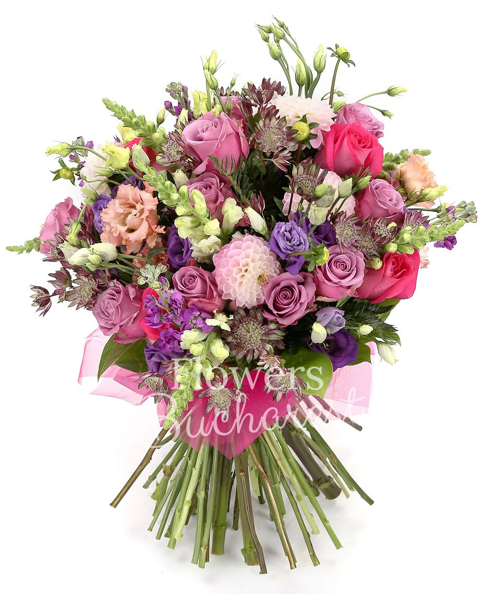 10 purple roses, 5 cyclam roses, 7 white anthurium , 5 purple matthiola, 7 purple astranția, 5 pink lisianthus, 5 purple lisianthus, 7 pink dahlias, greenery