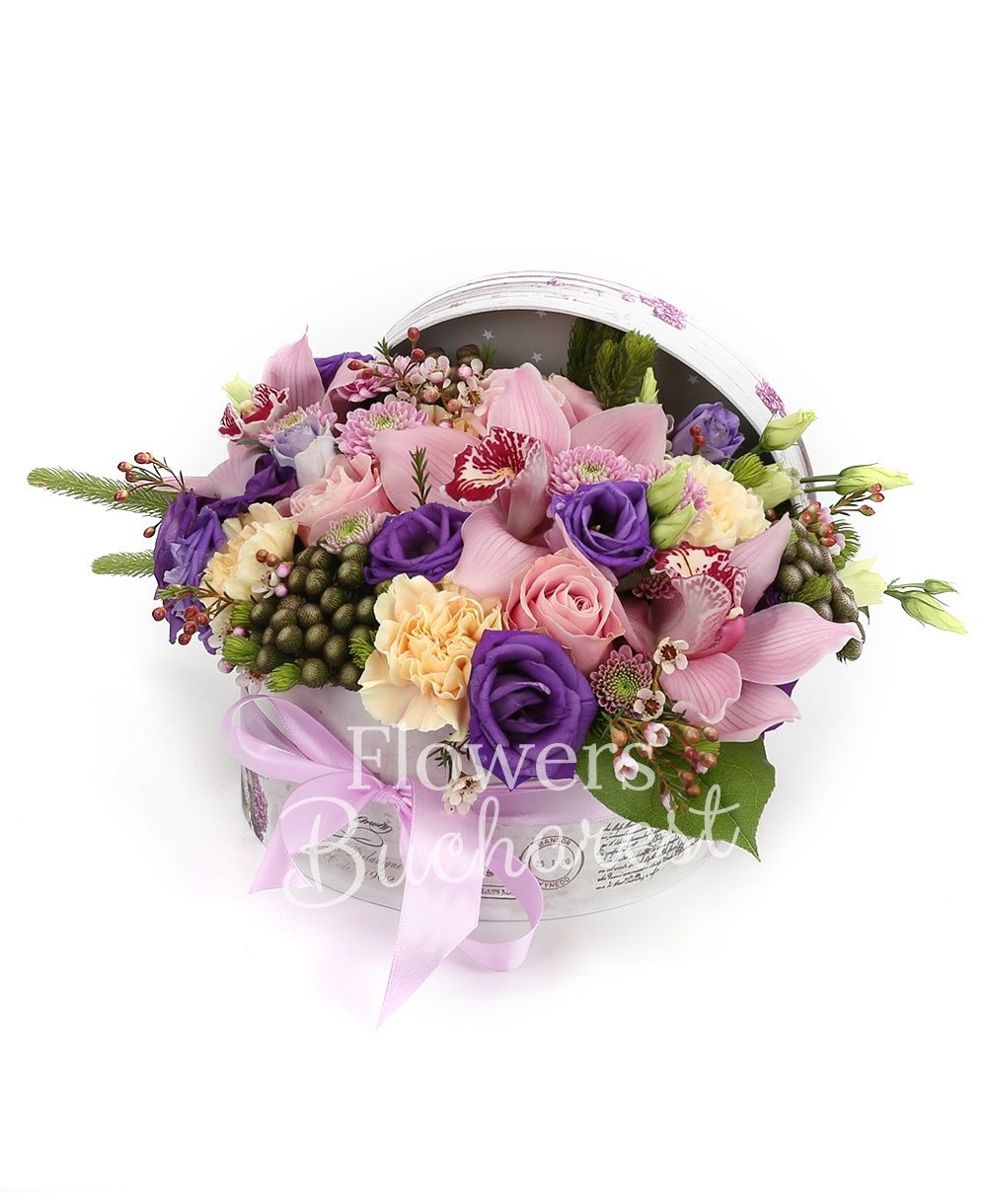 3 pink roses, 5 cream carnations, 3 brunia, 1 pink chrysanthemum, 2 mauve lisianthus, pink cymbidium, greenery