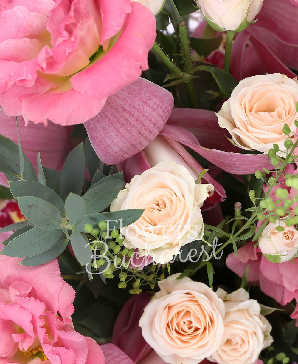 1 pink cymbidium, 5 pink lisianthus, 5 cream miniroses, thlaspi, greenery