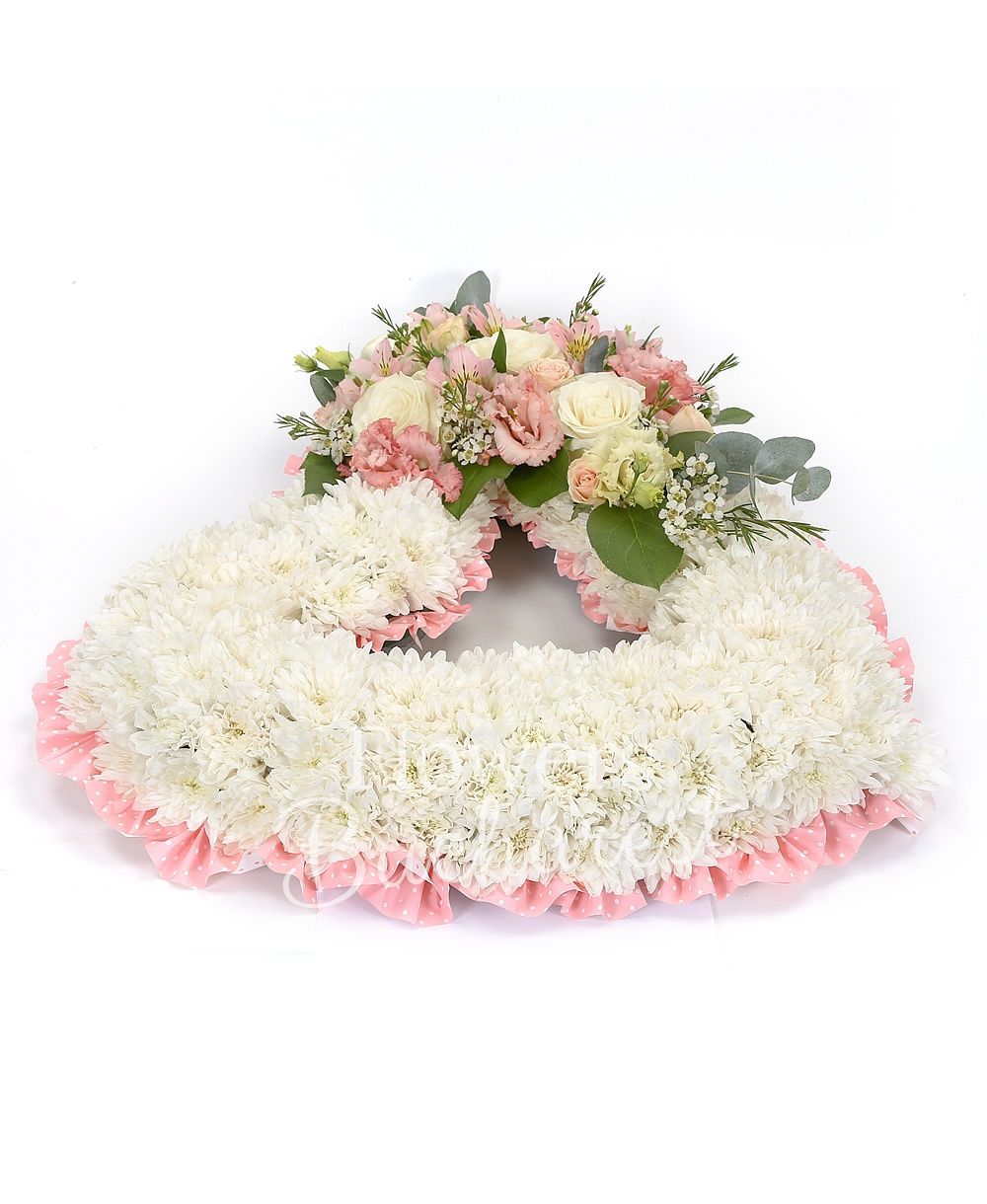 30 white chrysanthemums, 4 white roses, 2 pink alstroemerias, 2 pink miniroses, 3 pink lisianthus, greenery