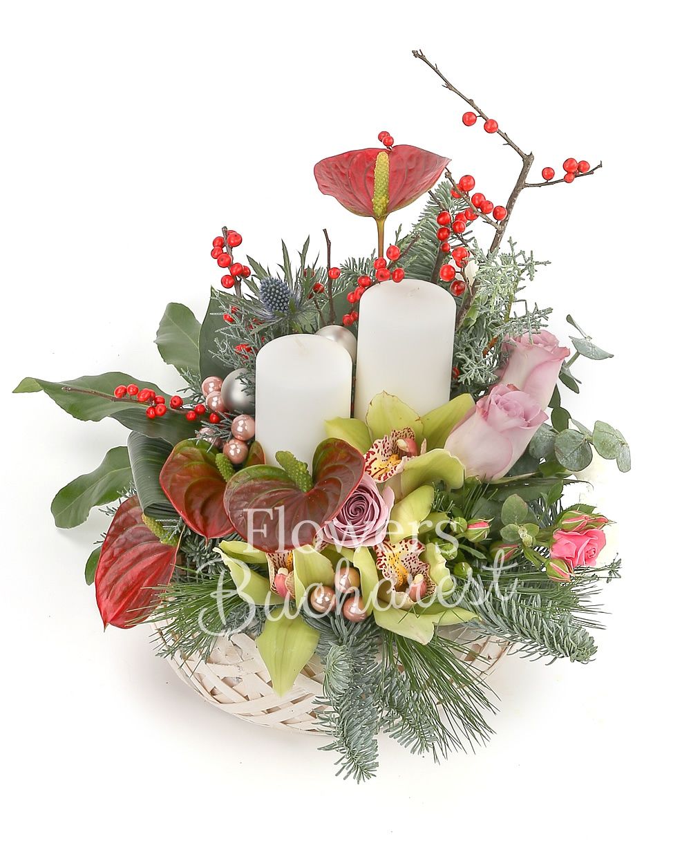 4 anthurium, 3 mauve roses, 1 pink minirose, 1 green cymbidium, 1 eryngium, 1 white lisianthus, ilex, candles, globes, greenery