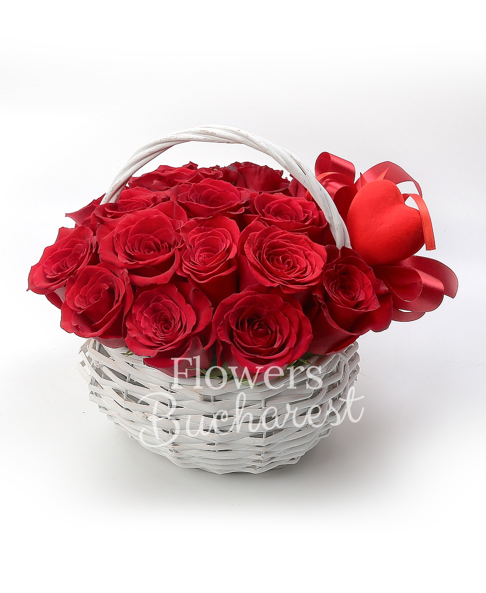 17 roses, basket