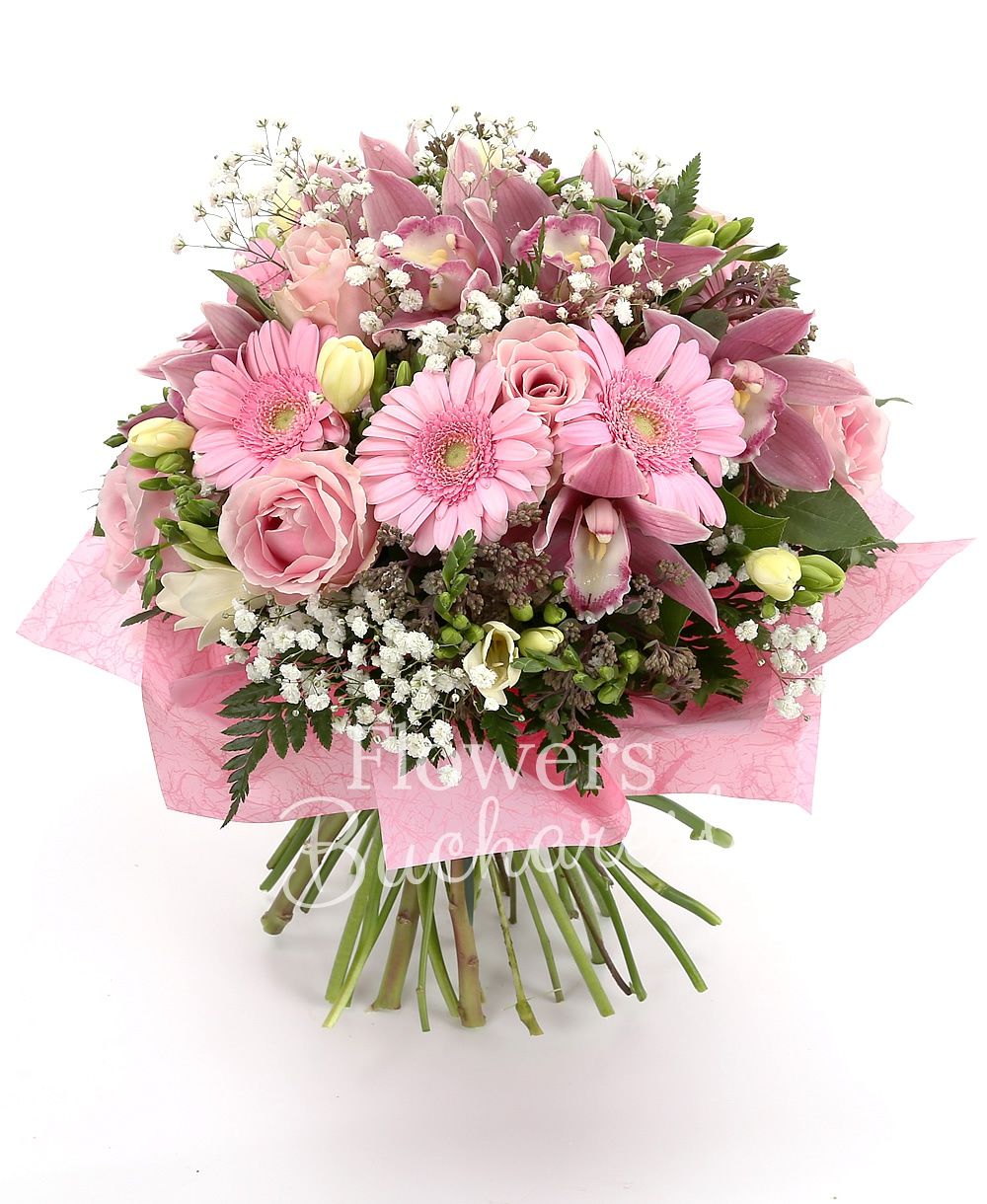 7 pink roses, 5 sedum, 10 white freesias, pink cymbidium, 5 gerbera, greenery