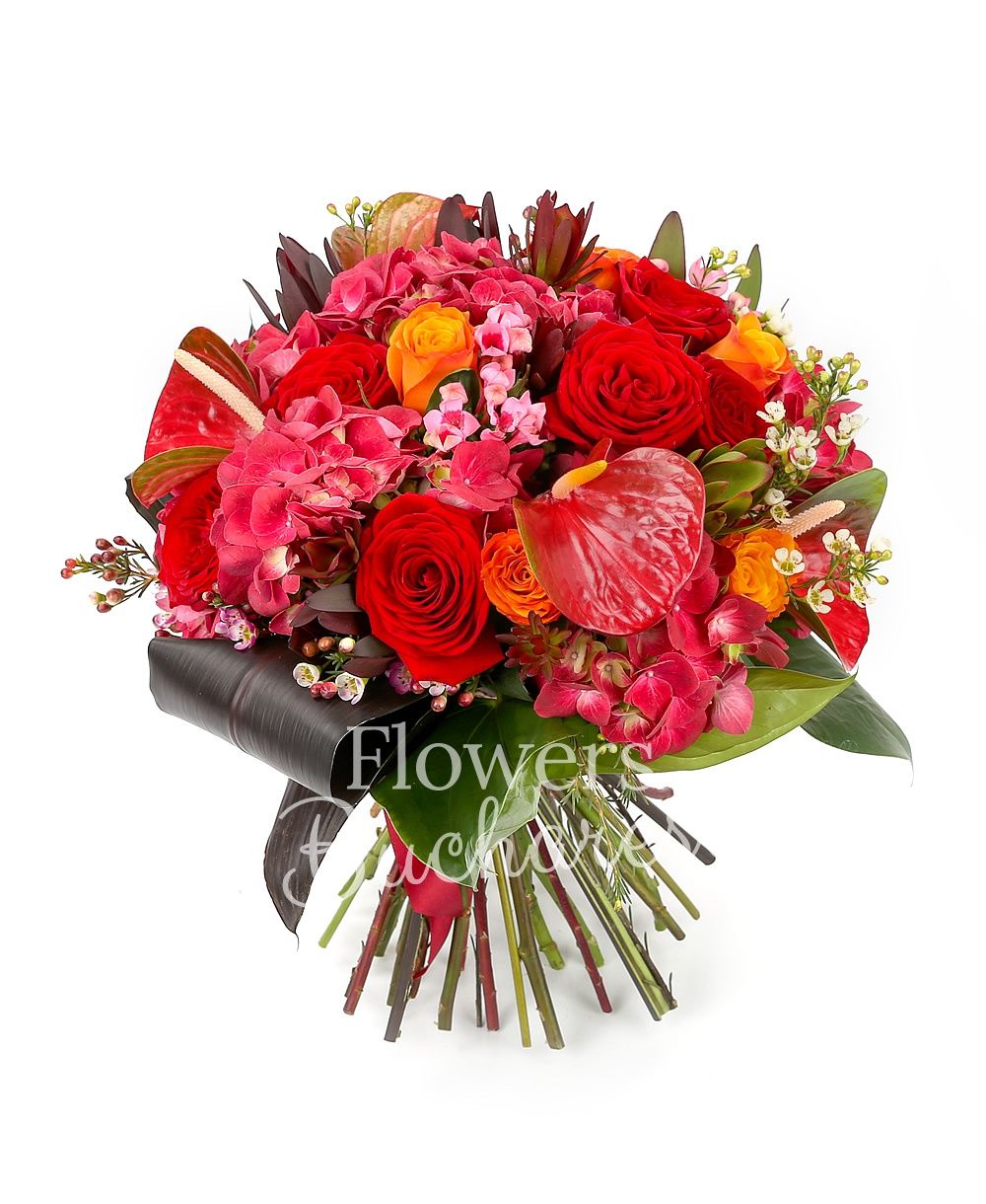 7 red roses, 5 orange roses, 3 red anthurium, 3 red hortensia, 3 pink bouvardia, 7 leucadendron, greenery