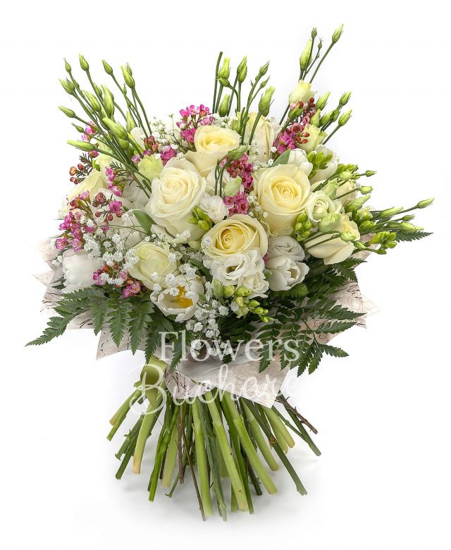 8 trandafiri albi, 8 lalele albe, 6 lisianthus alb, 8 frezii albe, waxflower roz, gypsophila